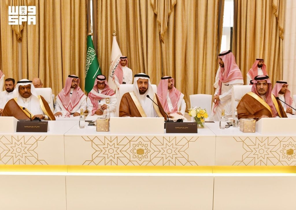 الربيعة يلتقي عددًا من المسؤولين ورؤساء مكاتب شؤون الحجاج