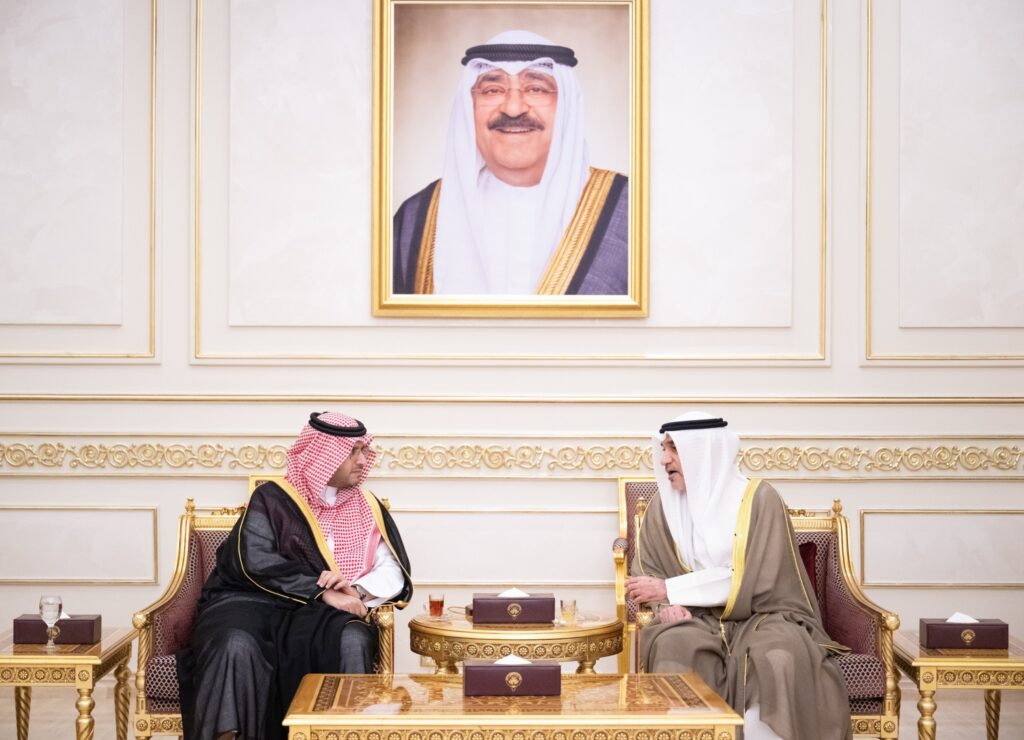 النائب الأول لرئيس مجلس الوزراء وزير الداخلية الكويتي يستقبل الأمير تركي بن محمد بن فهد
