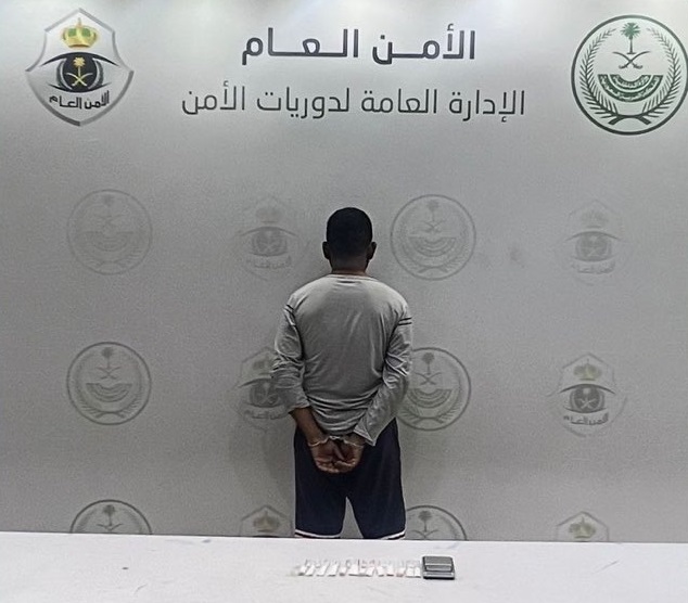 دوريات الأمن في جدة تقبض على سيرلانكي لترويجه “الشبو”