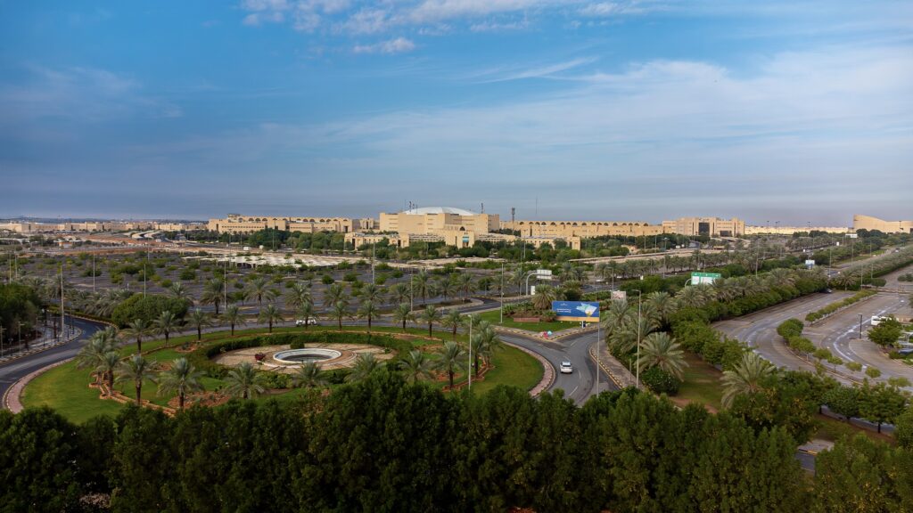 جامعة القصيم تفتح باب التقديم على 29 برنامجًا للدراسات العليا للفصل الدراسي الأول 1448هـ